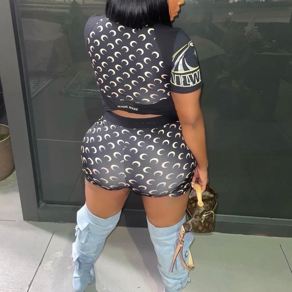 Top: Black Paneled Crescent Moon-printed T-shirt and Moon Fitted Yoga Shorts - Picture 3 of 5